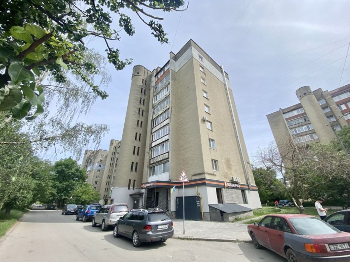 Продається 3к. квартира вулиця Хоткевича, Надвірнянська поруч Школа, цегляний будинок - фото 1
