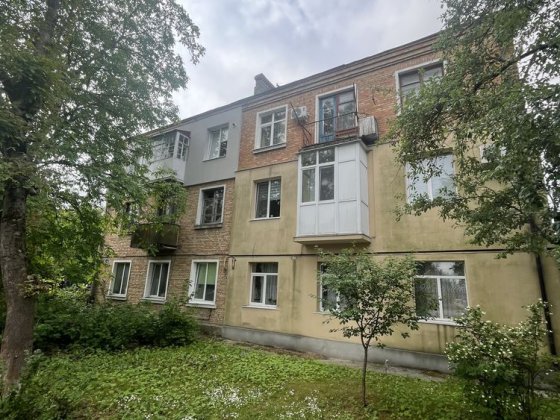 ПРОДАЖ! Трикімнатна квартира на вул. Потебні