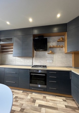 Продаж квартири з ремонтом,меблями біля Центрального парку! - фото 1