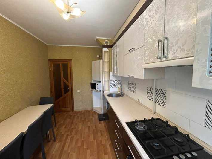 Продаж комфортної трикімнатної квартири в Центрально-міському районі - фото 1