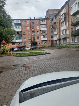 Продається 3 к. квартира в м. Луцьку в р-ні Київського майдану - фото 1