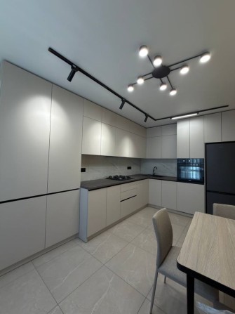 Продаж просторої 2-кімнатної квартири - фото 1