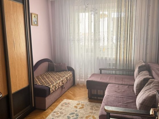 Продаж 3-кімнатної квартири 33-й район (від власника)