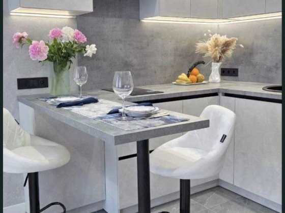 Продаж БЕЗ КОМІСІЇ Квартира поруч з Набережною! Меблі, техніка залишаються