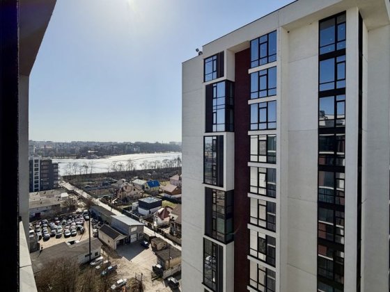 Видова на озеро 3кім +кухня студія ЖК Manhattan, з частковим ремонтом Івано-Франківськ