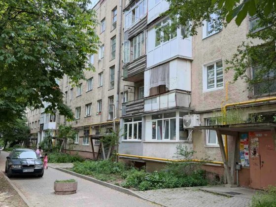 Продаж 2 кім квартири без ремонту.  Постанови. Ваучери. Житлові сертифікати Ивано-Франковск