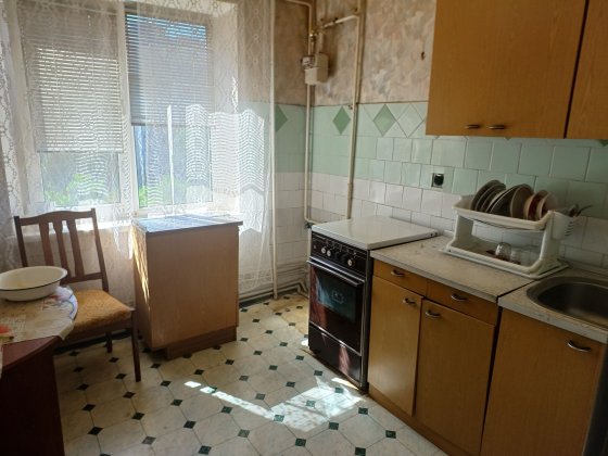 Сдам 2 кв АО газ. кооп.,л/б 10мкр. 9000 грн