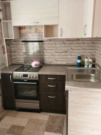 Сдам 1-2-3х к комн комнатную кв-ру  9000 - фото 1
