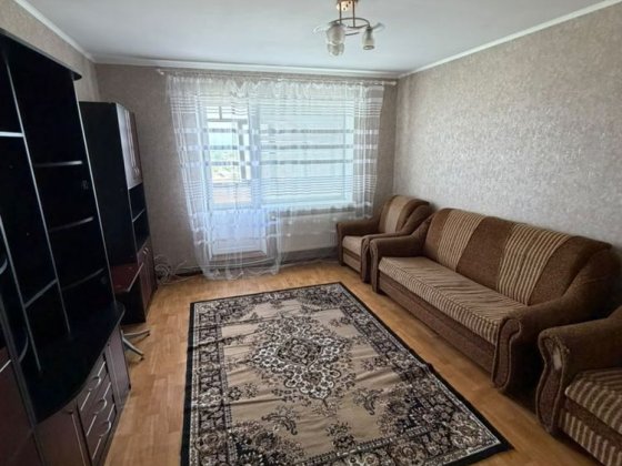Здається 3х кімнатна квартира Знаменка