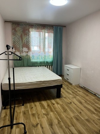 Сдам длительно 3к квартиру в Черноморске - фото 1