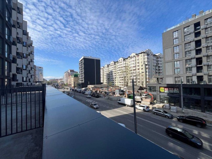 1.5к видова, в центрі міста, з великою терасою, інд. газове - фото 1