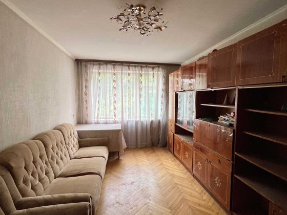 Продам 3-кімнатну квартиру в районі 40-го кварталу!