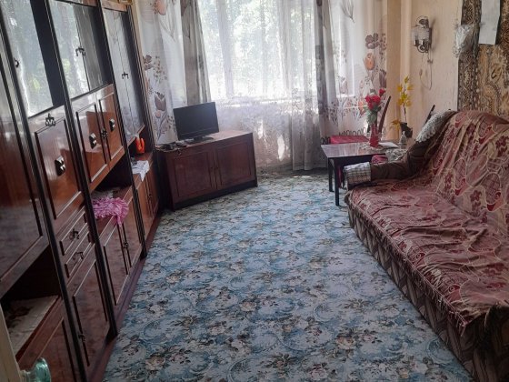 Продам по вул. Спасівський двух кімнатну чешку на другому поверсі. Кривий Ріг