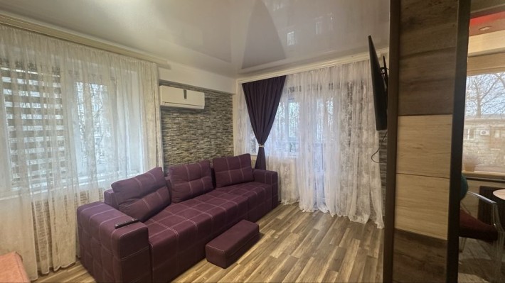 Срочно продам квартиру с ремонтом с мебелью и техникой - фото 1