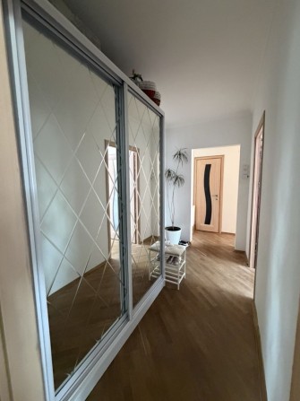 Продам двох кімнатну квартиру - фото 1