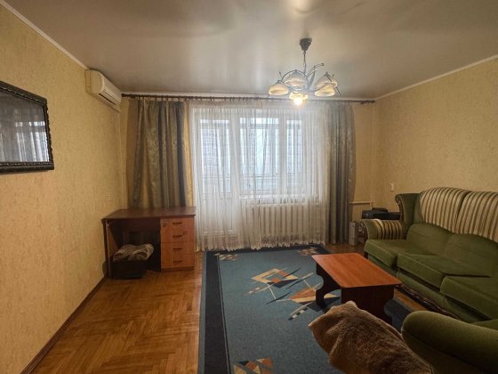 Продаж укомплектованої 3 кімнатної квартири Цегляний будинок Ровно