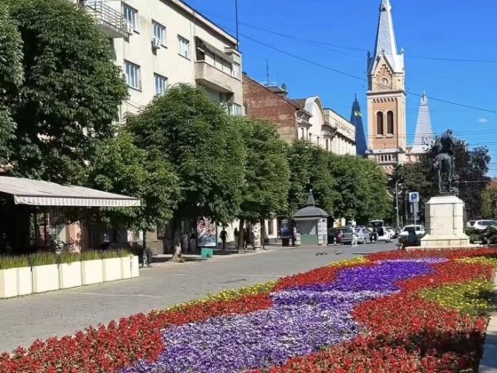 Здається 3 кімнатна в центрі з паркомістом. Мукачеве