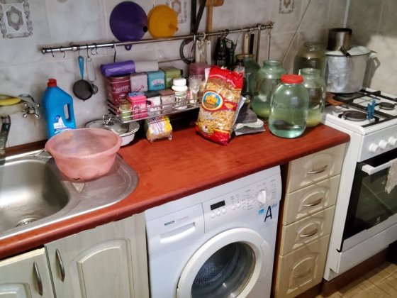 Сдається 4х кім кв. Артёма. 2 поверх 5 поверхівки. Гарний стан.