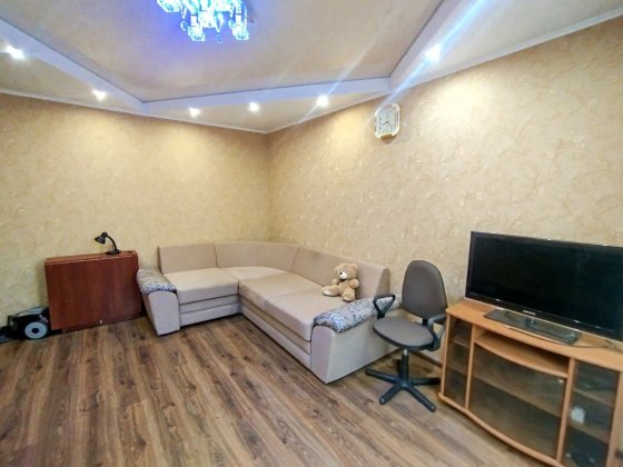 Оренда 2х кімнатної квартири 57м². р-н ДОСи. 2 поверх. Автономне опалення Умань