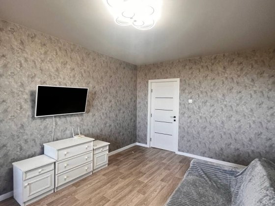 Здається 3-кімнатна квартира по вул. Комарова Умань