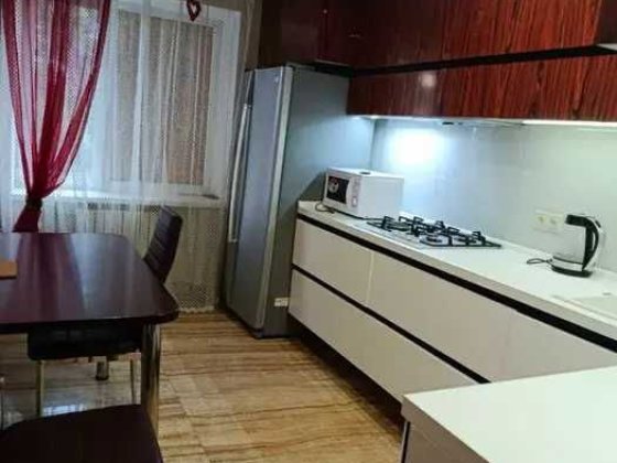 Сдаётся 3-х комнатная квартира в Центре Славянск
