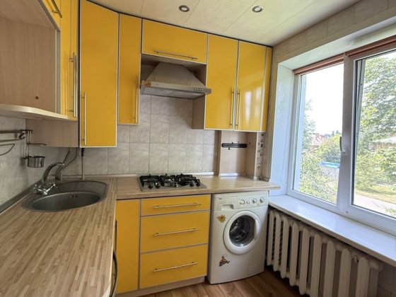 Трикімнатна з меблями 3 кімн 11 школа Полтава Акваарена 45 000 $ Полтава