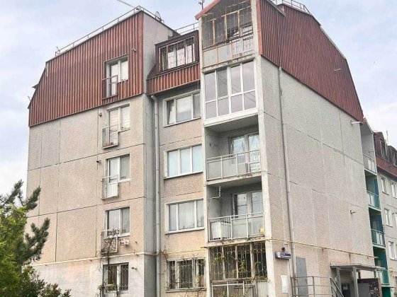 Продам трикімнатну квартиру на Чехах Кривий Ріг