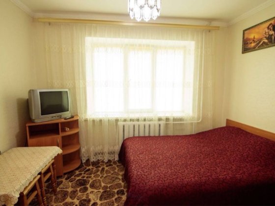 Продаж квартири-гостинки по вул. Відінська Рівне