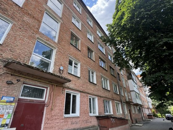 Продаж 4 кім квартири під ремонт Ровно