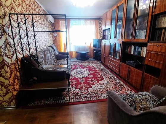 3-кімн. по вул. Свято-Миколаївська Кривий Ріг