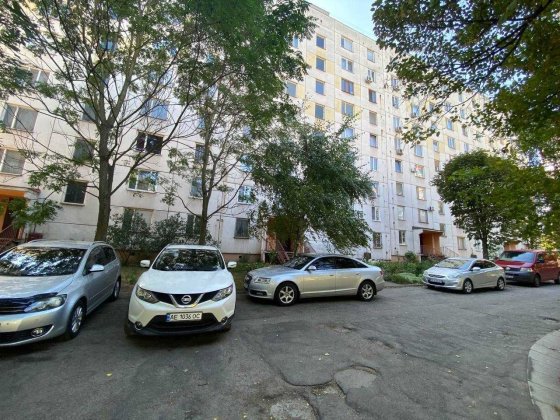 Продаётся двухкомнатная квартира на Макулане, Всебратское-2 Кривой Рог