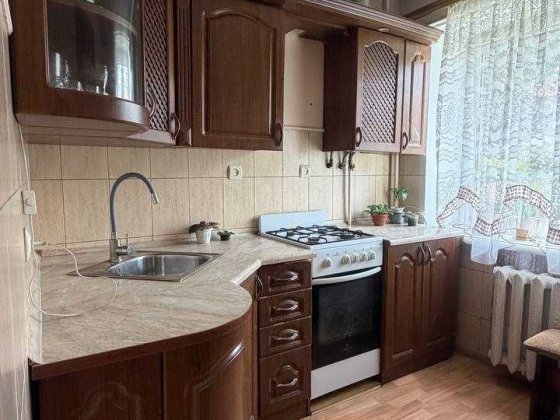 Продам 2-кімнатну квартиру біля 12 школи без комісії Рівне