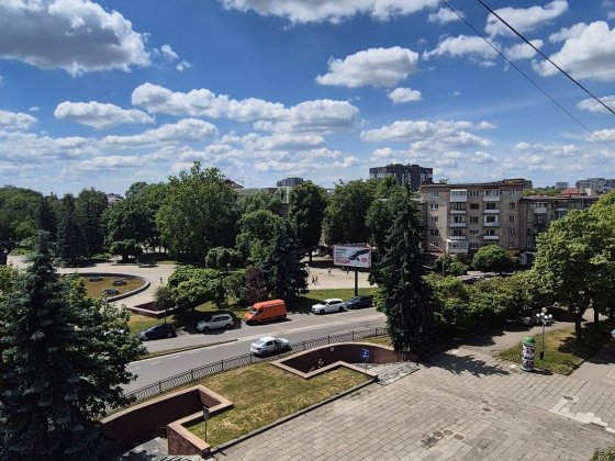 )(Продаж 2-К СТАЛІНКИ в центральній частині міста Ровно