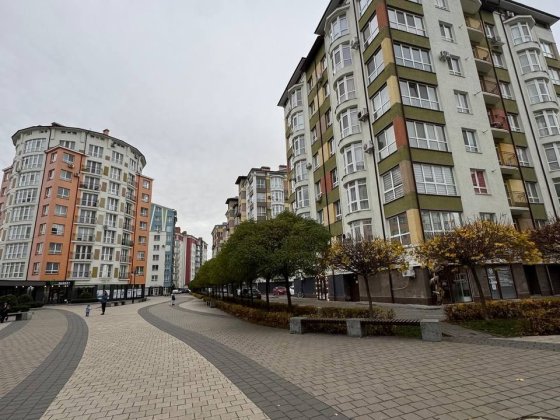 Калинова Слобода! Здається в оренду 3-х кімнатна квартира. Вільна! Крихівці