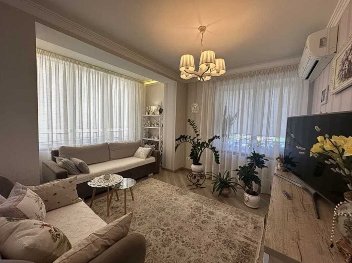 Продам 2-кімнатну квартру . Новобудова з ремонтом - фото 1