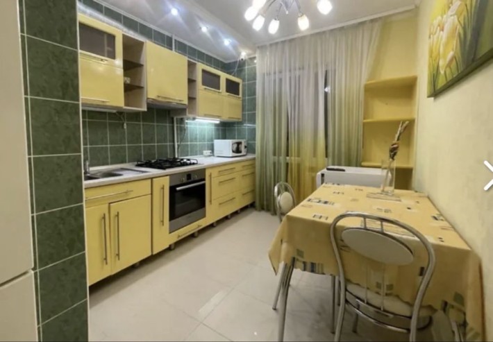 Продаж 3-кімнатної квартири з ремонтом - фото 1