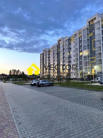 Велика однушка 45м² Середній поверх - фото 1