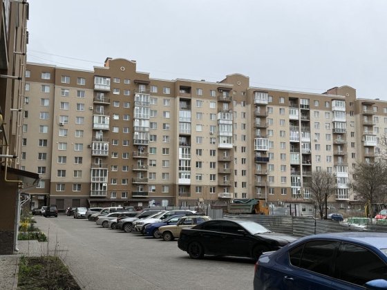 Двохкімнатна квартира з великим обсягом робіт в  новобудові в центрі Хмельницкий