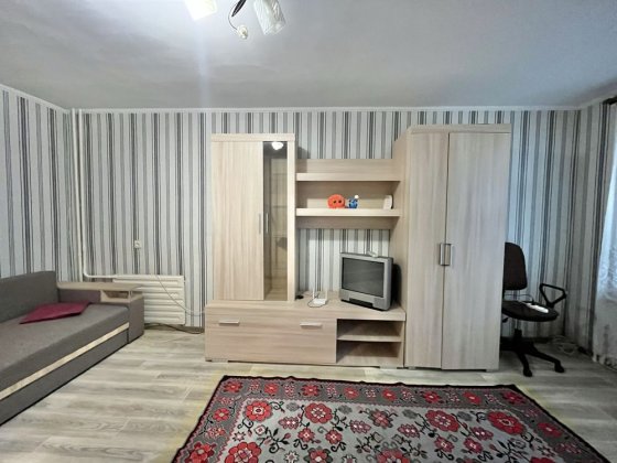 Продам 1 кімнатну квартиру у цегляному будинку.Є-Відновлення