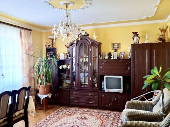 Продам 4 кімнатну Чешку Ровно