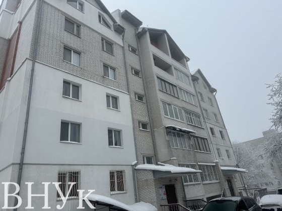 Трикімнатна квартира з мансардою у цегляному будинку Тернополь