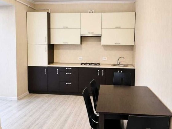 Продаж 1 квартири  на Озерній Хмельницький