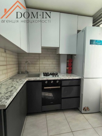 В продажу класна 2к квартира з частковим ремонтом - фото 1