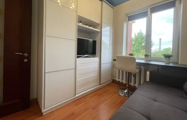 0 Продаж 3-кімн. квартири 62.3 м² з меблями та технікою - фото 1