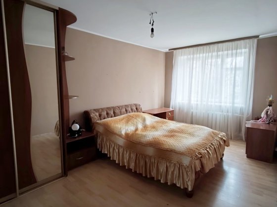 Продам простору квартиру на Відінській. Житловий стан. Окремі кімнати Рівне