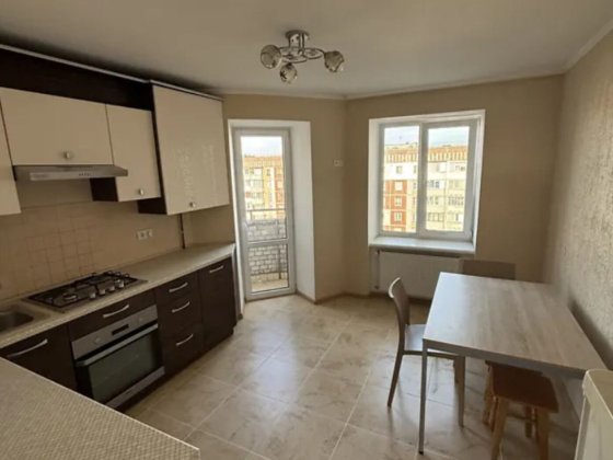 Продаж 1к квартири 41 кв. м на вул. Євгена Коновальця Тернопіль