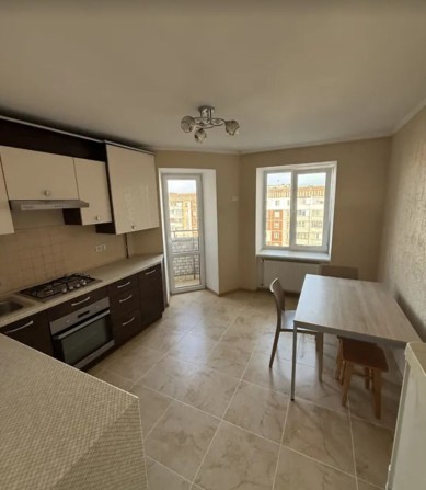 Продаж 1к квартири 41 кв. м на вул. Євгена Коновальця - фото 1
