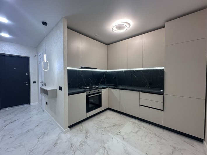 Продаж 2к квартири в новобудові з гарним ремонтом - фото 1