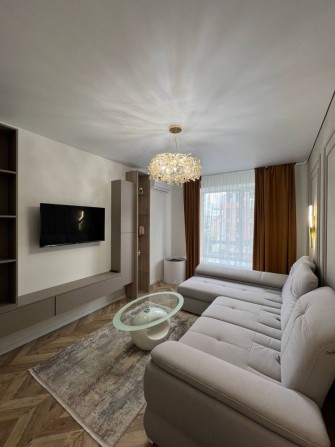 Продаж 2к з ремонтом в новобудові близько центру - фото 1