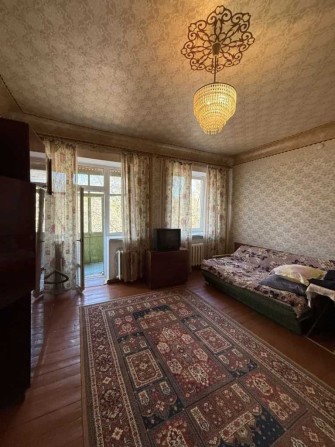 Продам 3к квартиру в центрі, 77кв.м. цегла, 4/5, кімнати роздільні - фото 1